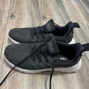 Adidas Men’s size 8.5 used in good condition!